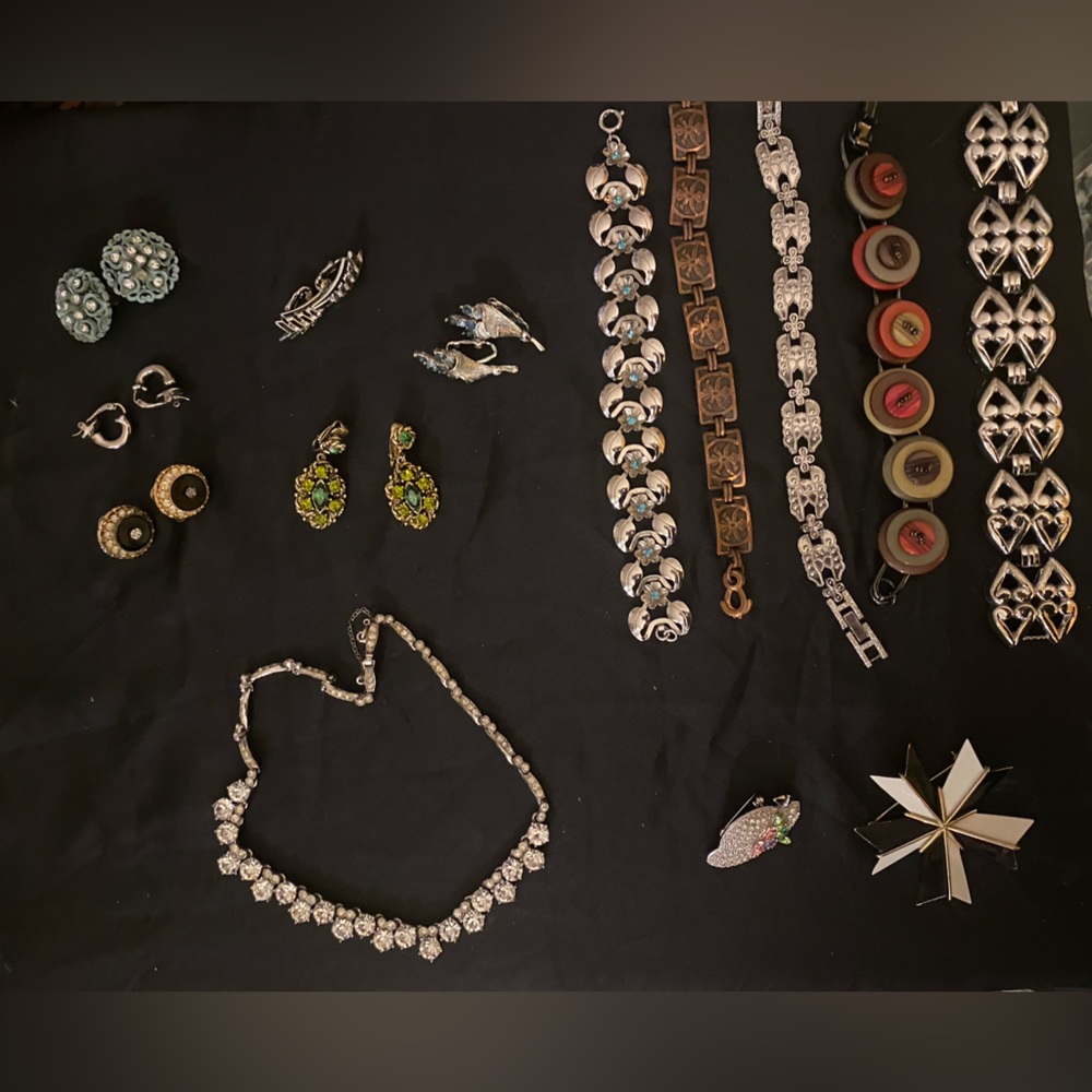 Lot Vintage Costume Jewelry